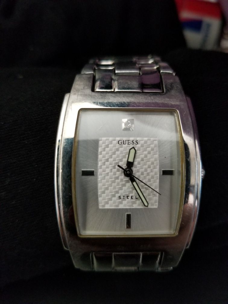 hjælpeløshed beskytte slot Men's Guess Wristwatch / Watch G95323G for Sale in Los Angeles, CA - OfferUp