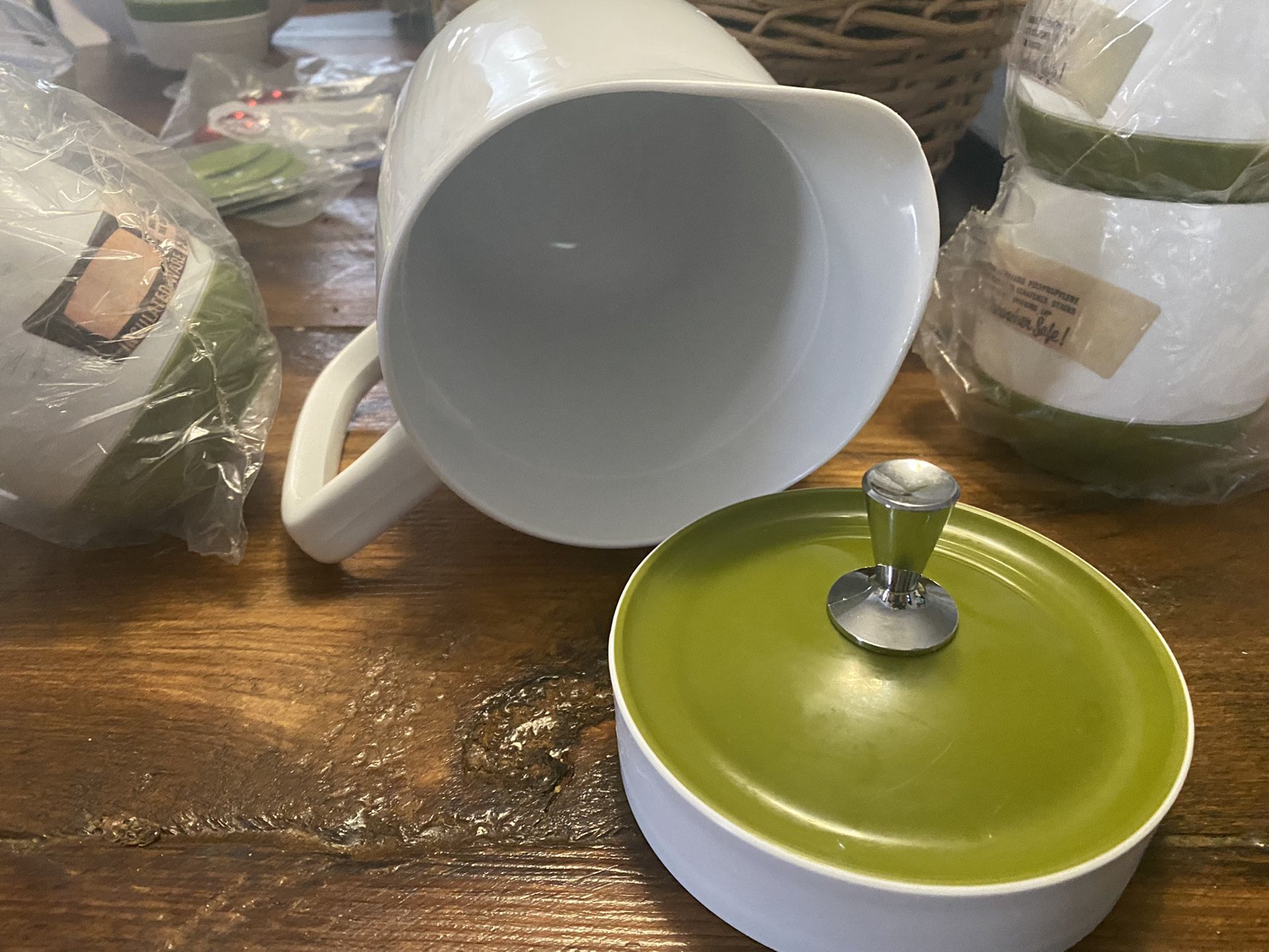  Vtg Thermos Retro Pitcher and 4 cups Insulated Ware King-Seeley USA 8" - avocado.  The 4 cups are still in unopened original packaging. The pitcher a