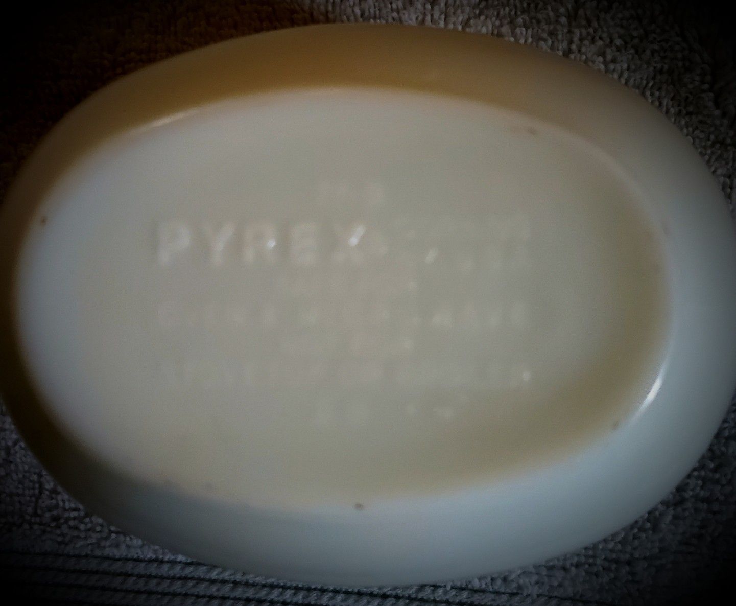 Pyrex gravy bowl