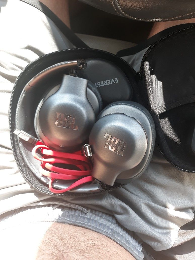 JBL Everest Elite 750NC WIRELESS Headphones
