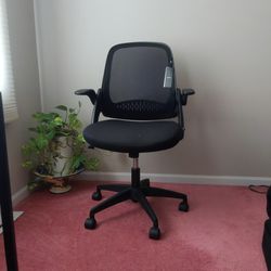 Hbada Office Desk Chair With Flip Up Arms And Adjustable Height Thumbnail