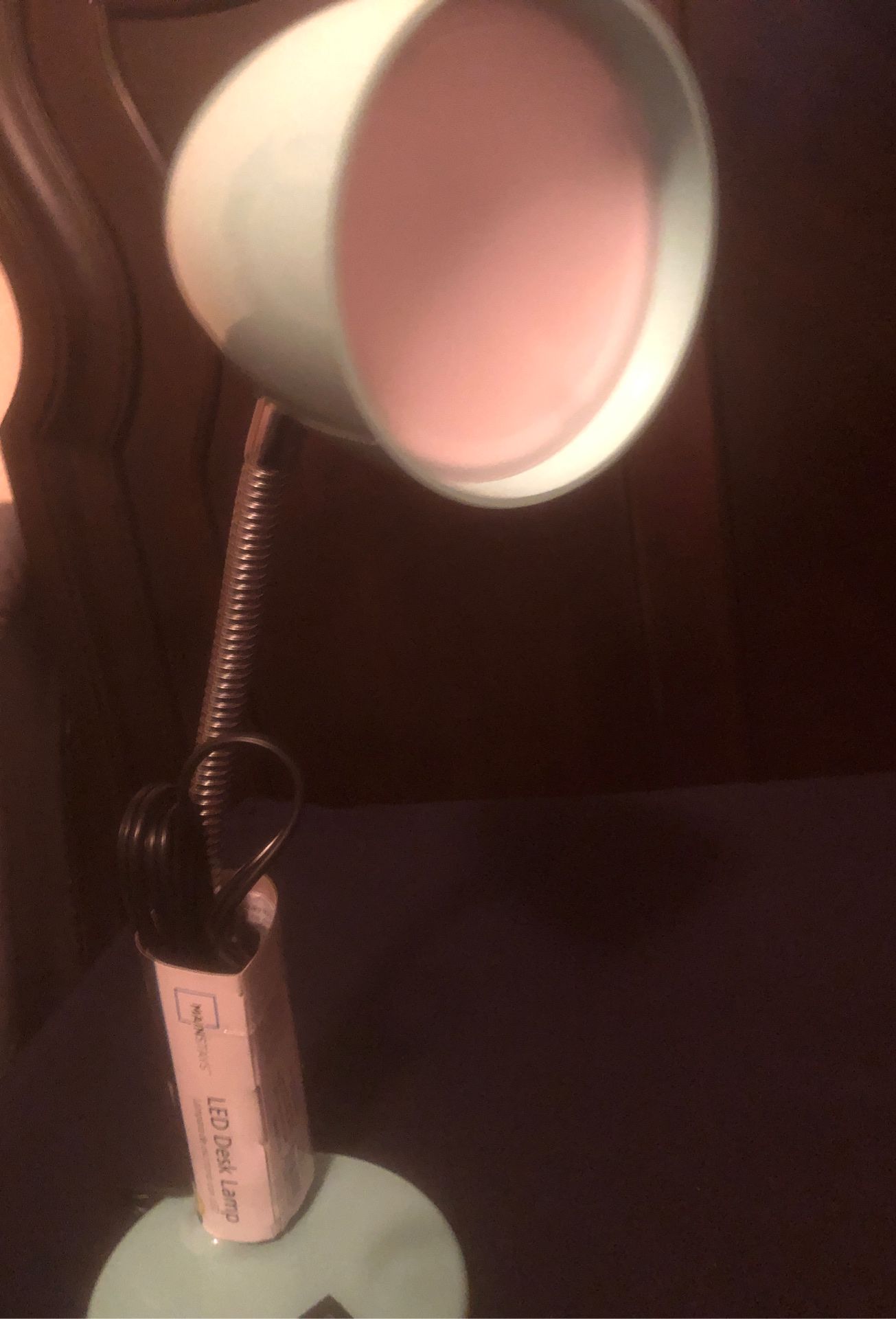 Desk lamp