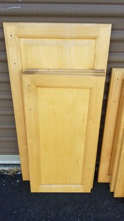 Solid Maple Kitchen Cabinet doors in very good condition Thumbnail