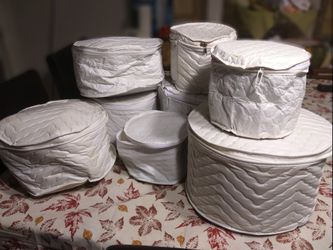 Pfaltzgraff Village Dish Set,12 Plates,12Saucers,2 Serving bowls, sugar bowl salt and pepper shaker, napkin holder, teapot, napkin holder Thumbnail