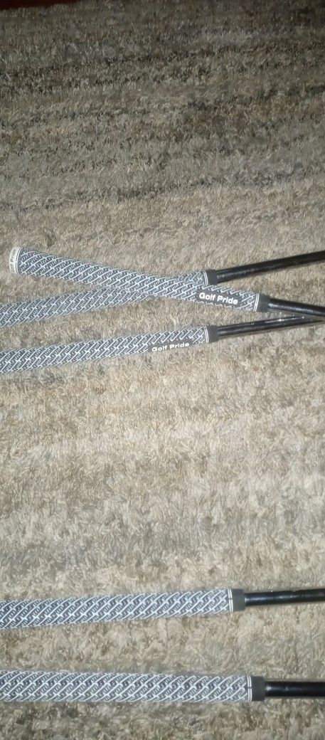 Golf Clubs Taylor Made 1, Putter And #4,5,6,7,9 Iron