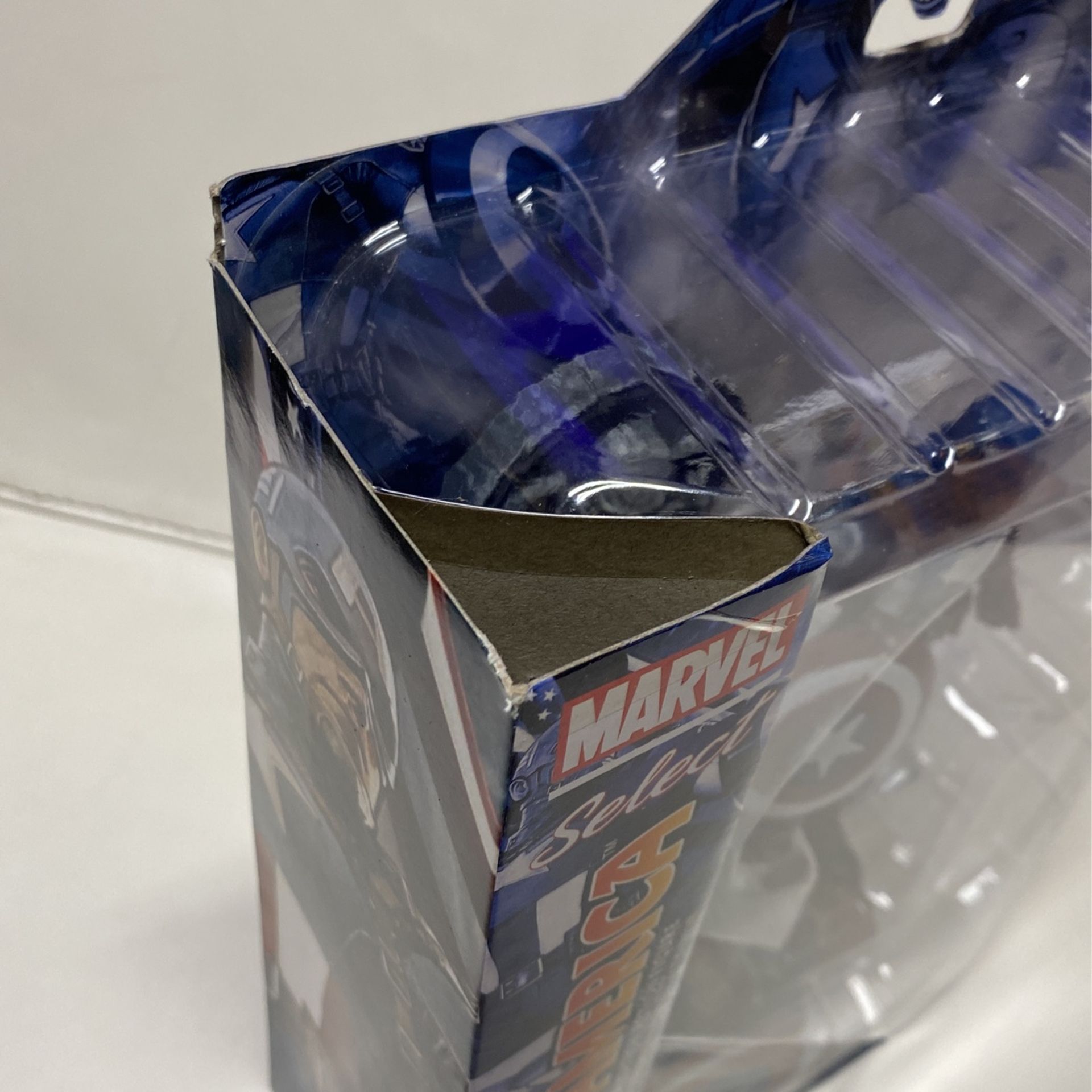 Avenging Captain America Marvel Disney Store Diamond Select Toys