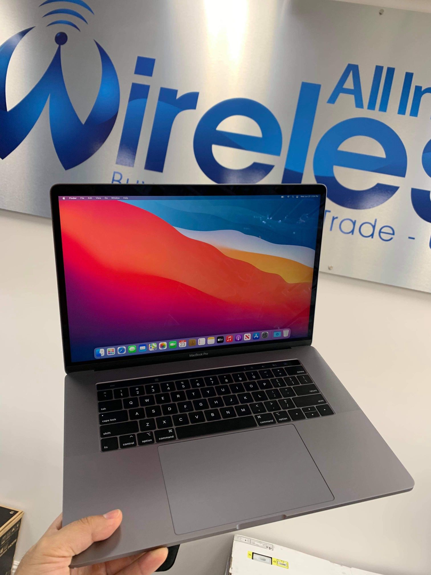 Macbook Pro 2018 15” $1499