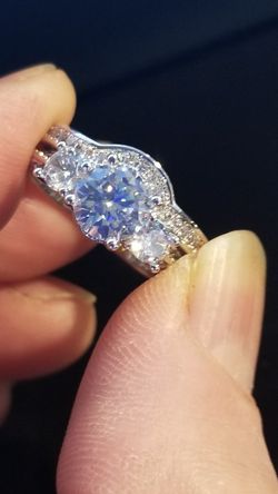 Gorgeous Women's Round Cut Wedding Engagement Promises Ring Sets Size 7 Thumbnail