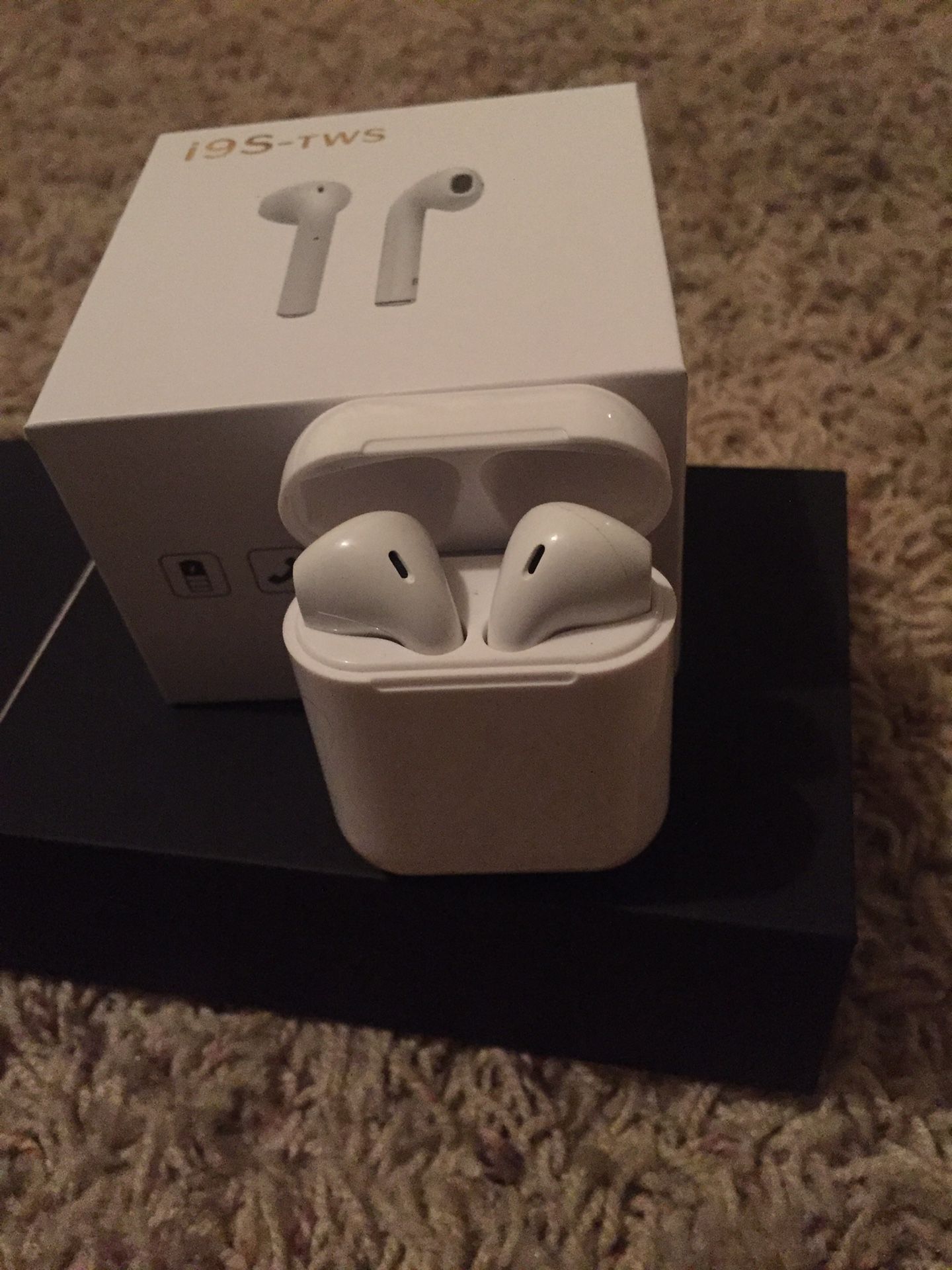 Bluetooth Earbuds / Audífonos Inalámbricos .