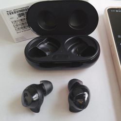 Samsung  Galaxy Buds+ Plus True Wireless Earbud Headphones
With Wireless Charging Case AKG Tuning Thumbnail