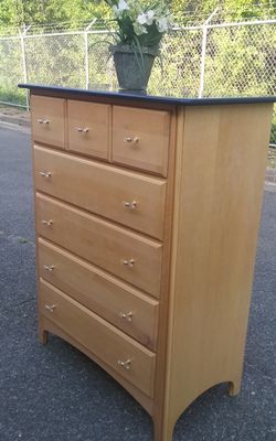 QUALITY WOODEN TALL CHEST WITH BIG DRAWER GREAT CONDITION Thumbnail