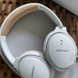 Bose Soundlink Headphones Thumbnail