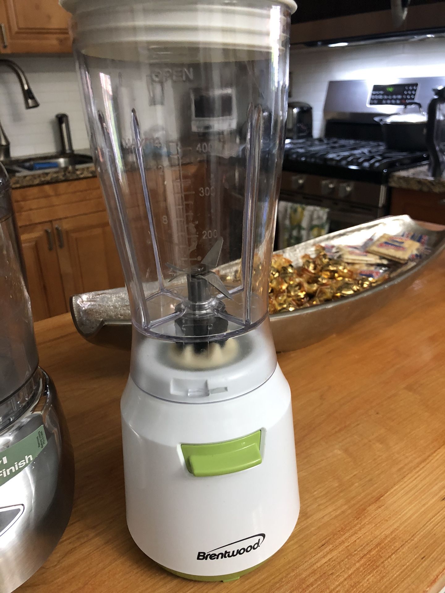 Personal mini blender and food processor
