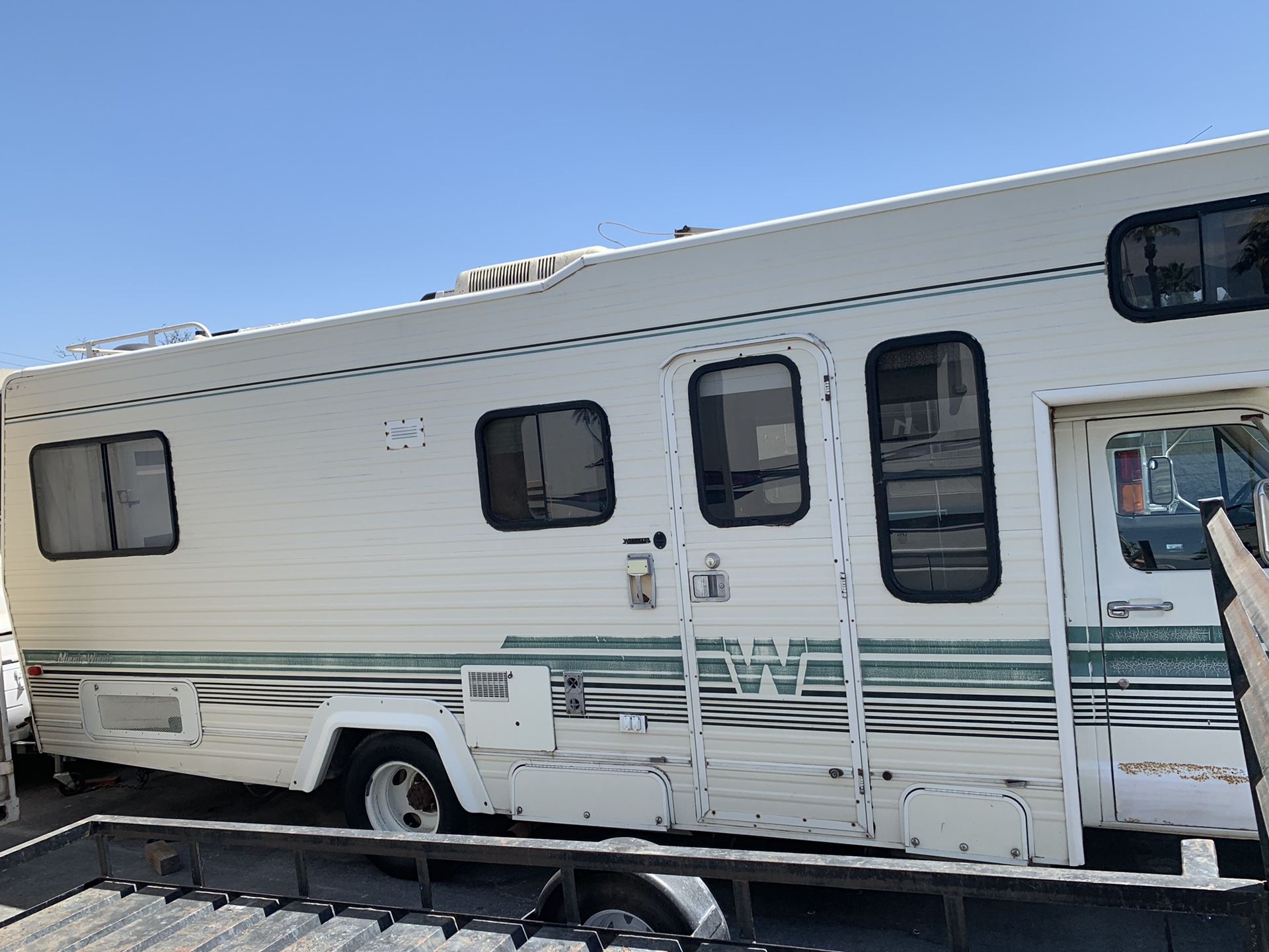 1986 Minnie Winnie 25 Ft. for Sale in Rancho Cucamonga, CA - OfferUp