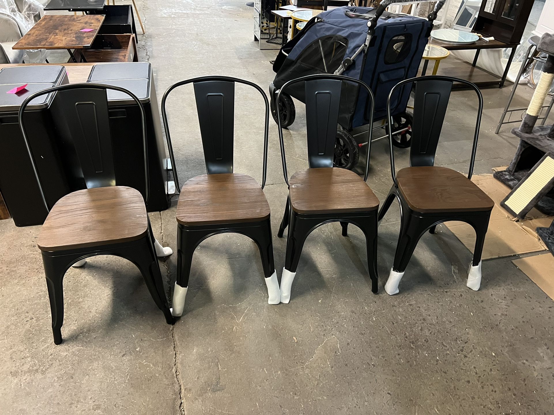 18 Inch Classic Iron Metal Dinning Chair with Wood Top/Seat Indoor-Outdoor Use Chic Dining Bistro Cafe Side Barstool Bar Chair Coffee Chair Set of 4 B