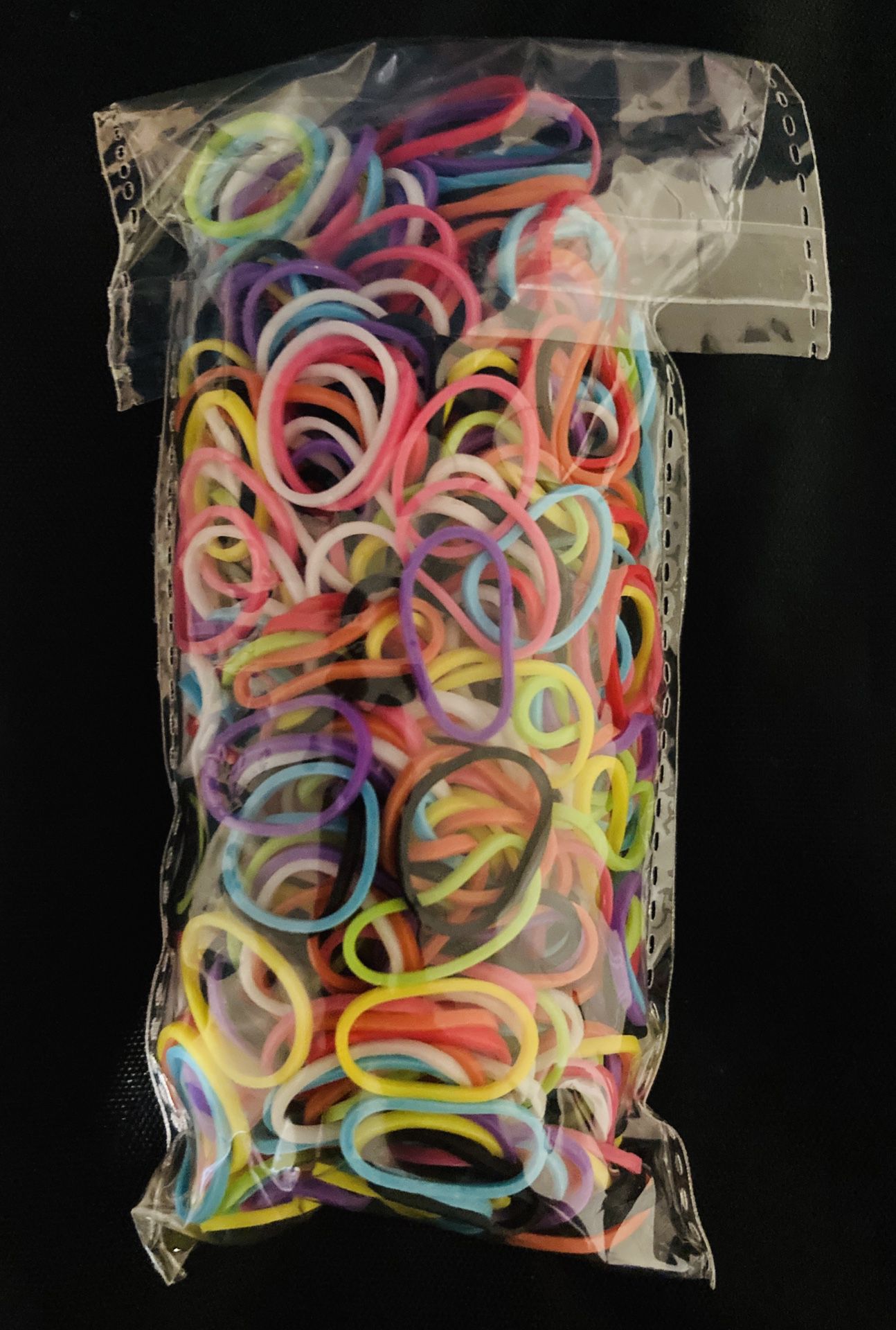 Rainbow loom/latex free/(600+ pieces and C-clips)