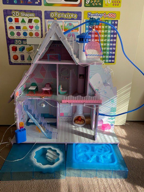 LOL Surprise OMG Winter Disco Chalet Doll House with LOL Dolls