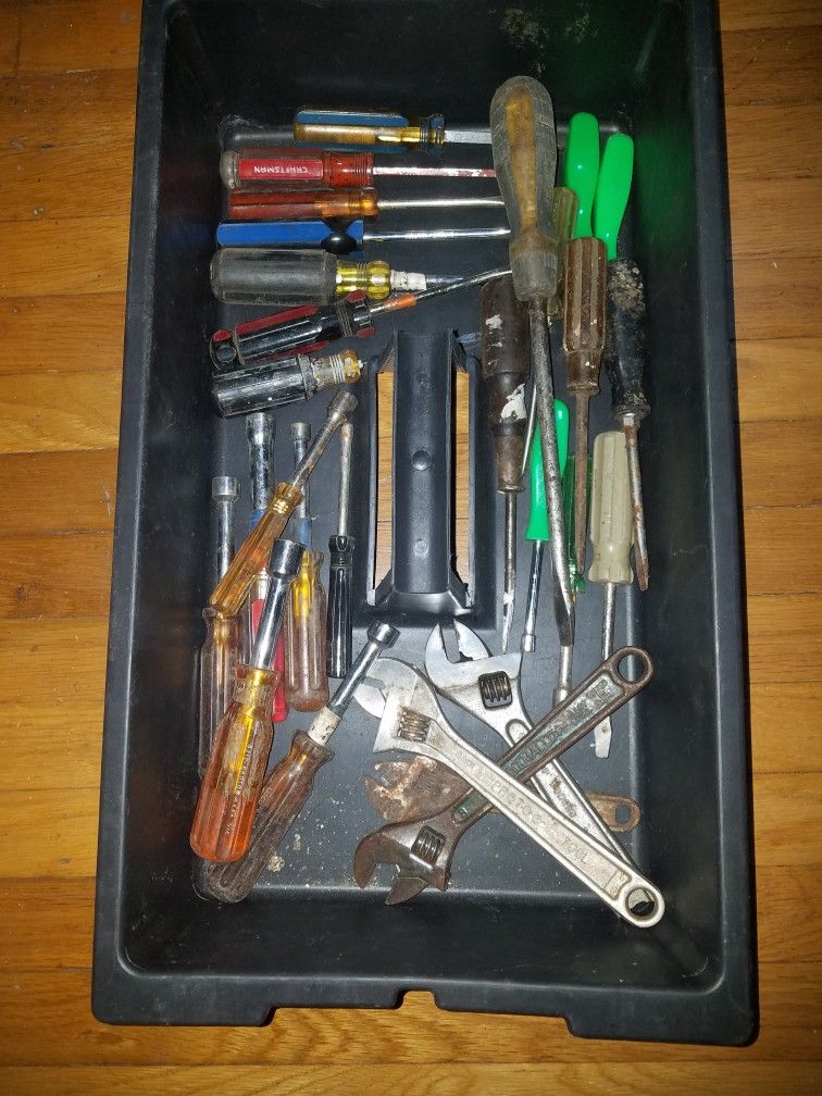 , CLOTHES, TOYS, HOUSEHOLD. TOOLS AND GARDEN .STUFF
