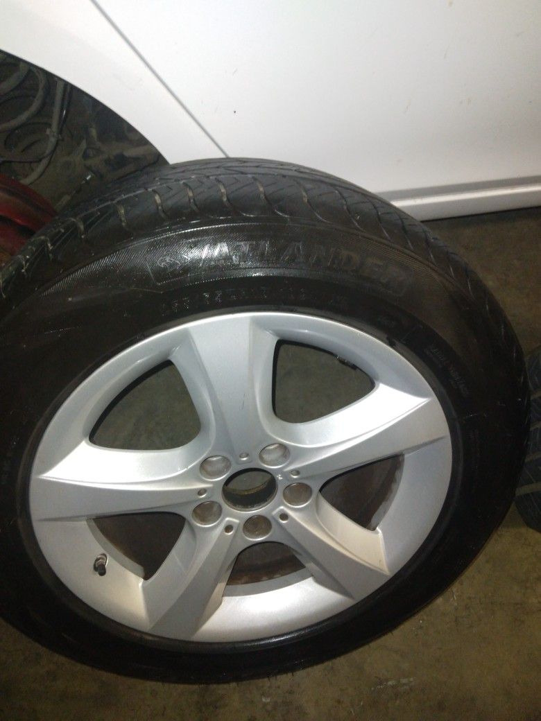 For Sale. Stocks/run flat 255/55ZR18 109w