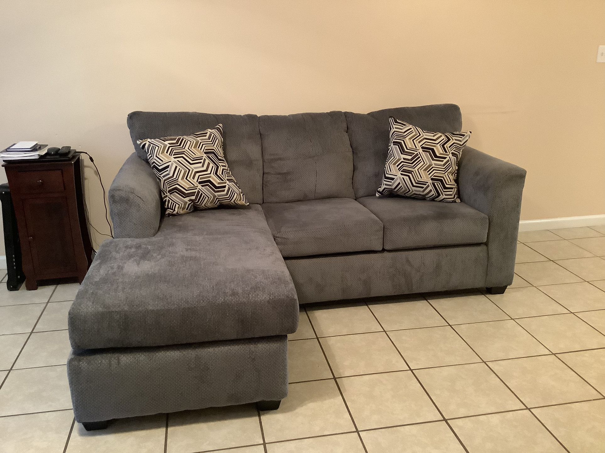 2 Sofa With Chaise