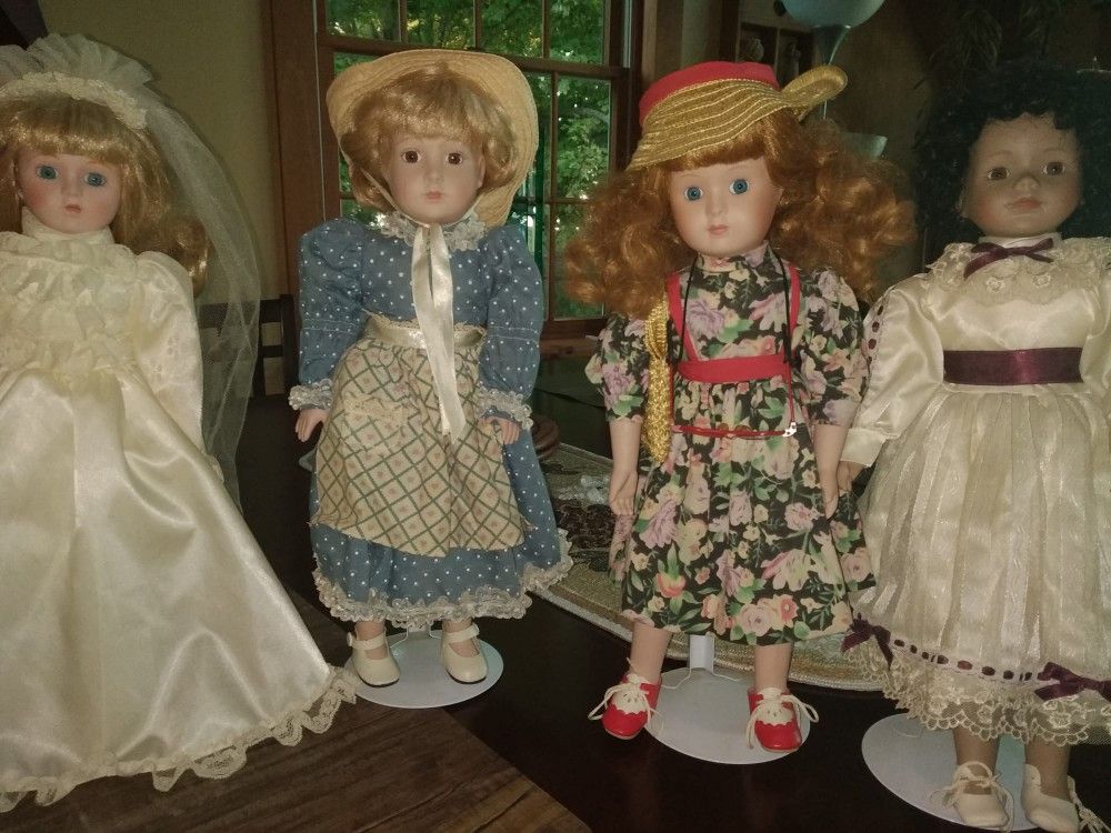 Heritage Porcelain Dolls (4)