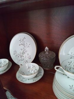 $100 beautiful Set of dishes edged in gold Thumbnail