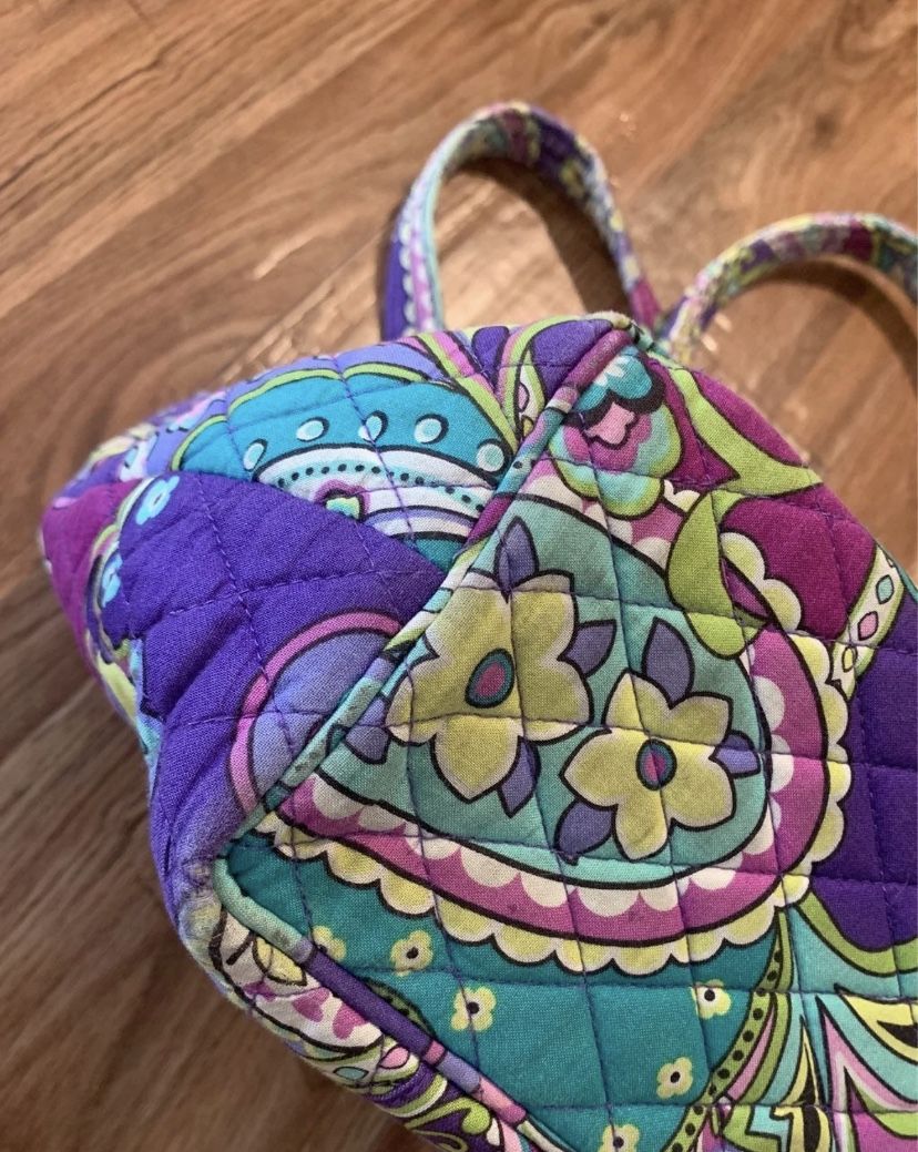 Vera Bradley Purple Zipper Shoulder Bag. Inner pockets