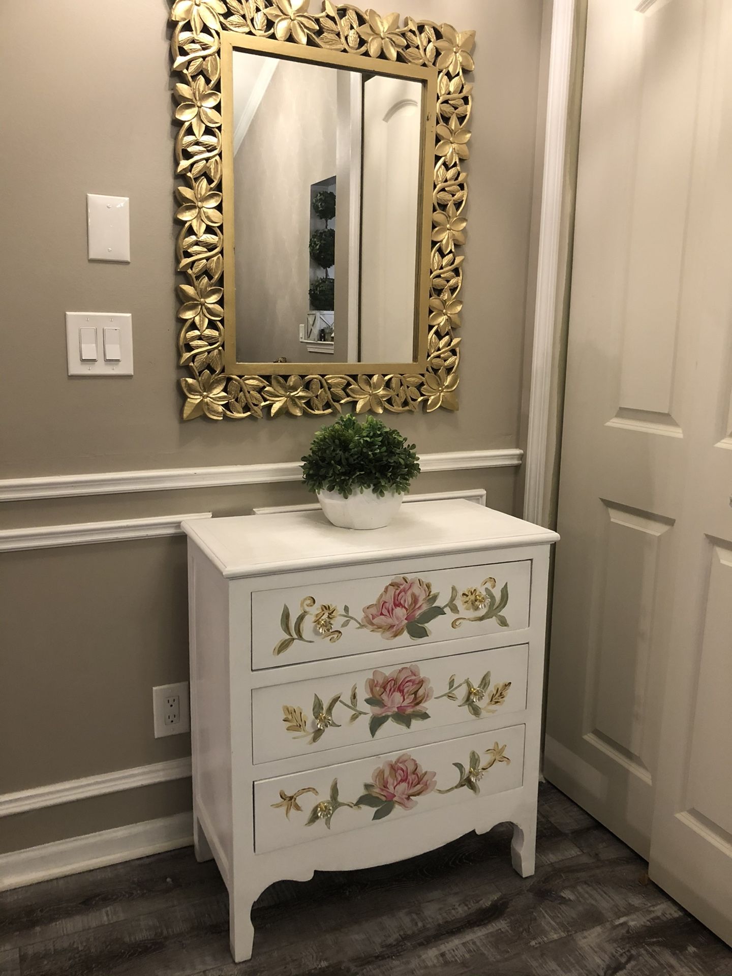 Very Gorgeous Dresser with mirror