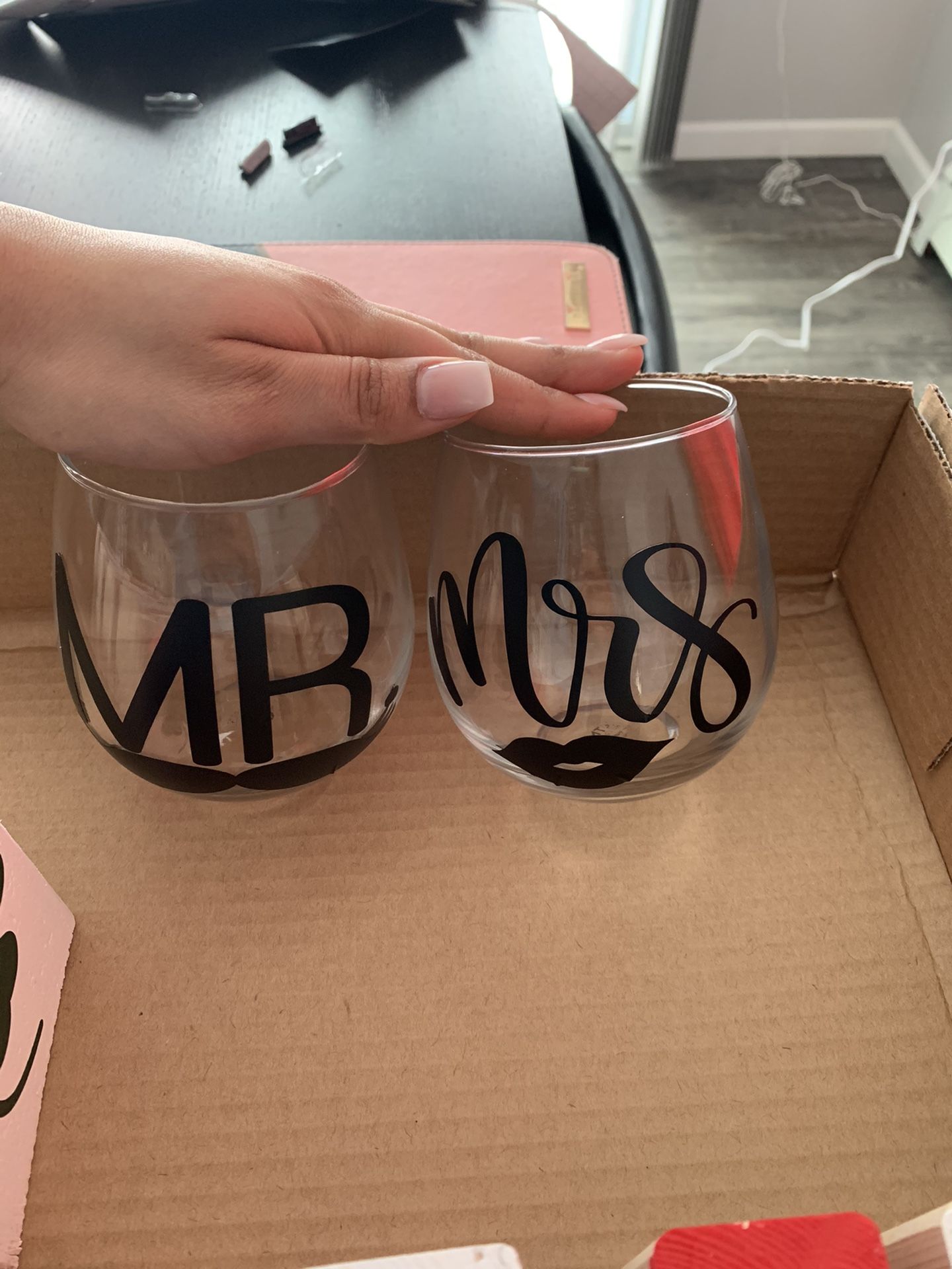 Mr & Mrs wine glasses