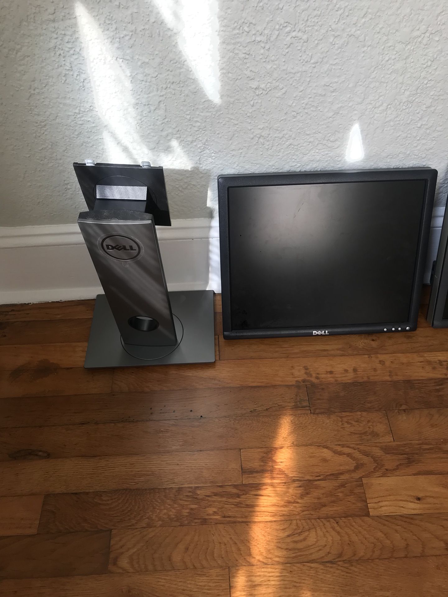 Dell & LG Monitors with Stands
