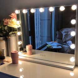 Hollywood Lighted Makeup Mirror with 15 Dimmable LED Bulbs

 Thumbnail
