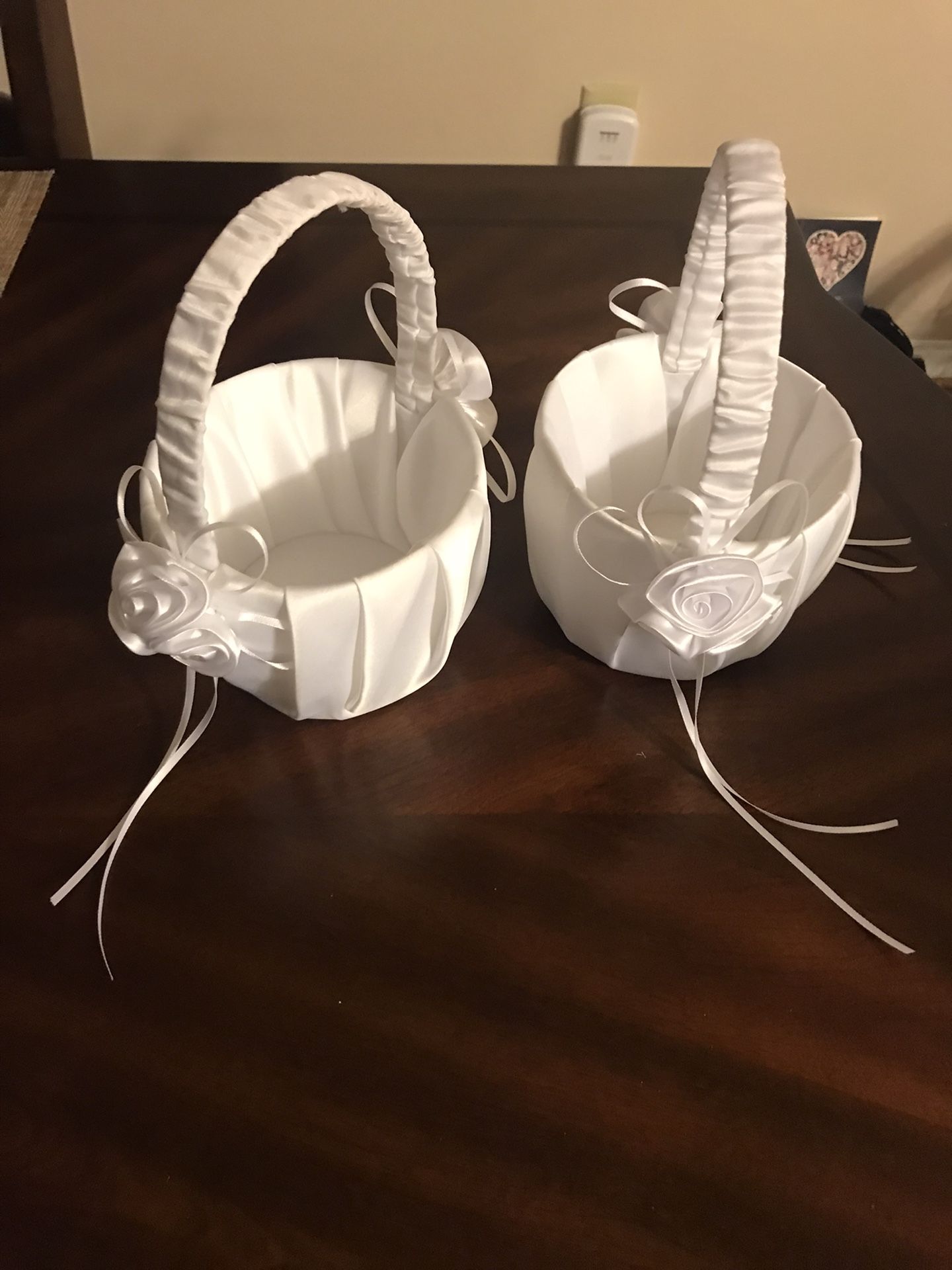 White Small Flower Baskets