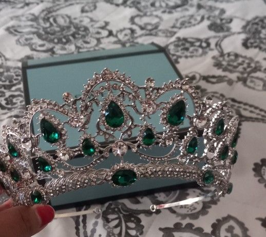 NEW 👑 CROWNS