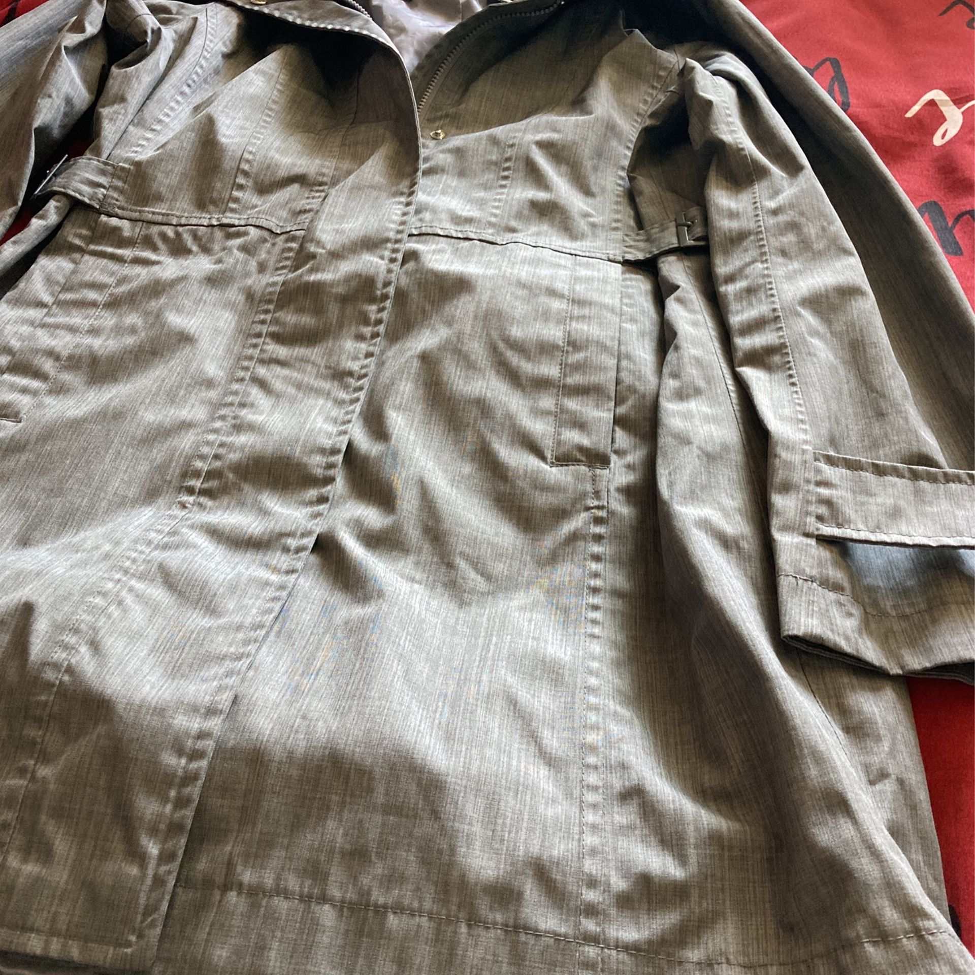 Women’s Rain Jacket