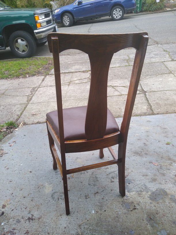 8 Dining Chairs, Antique Oak With Leather Seats