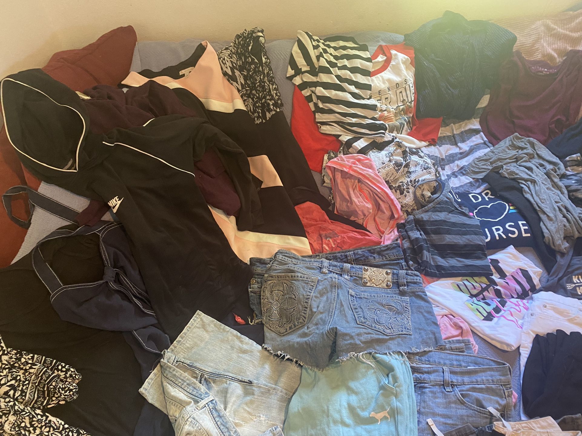 Juniors Size L/XL Tub Full Of Clothing