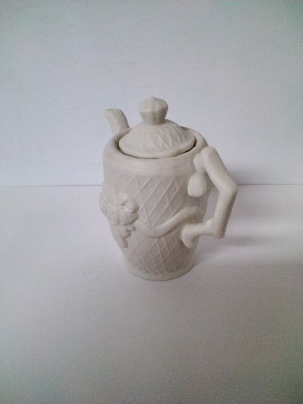 Very Cute Little Tea Pot .
