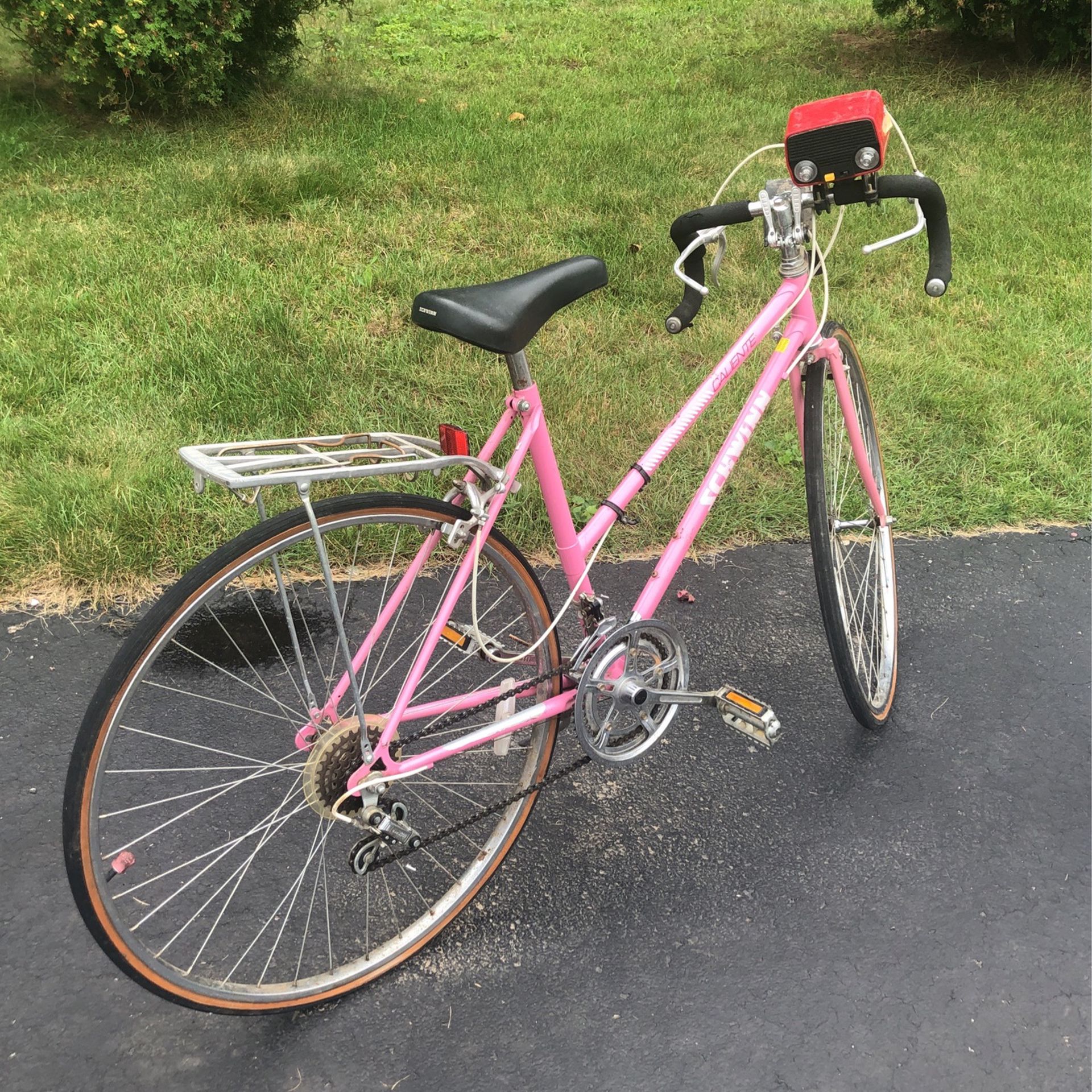 Schwann Caliente Pink 27 In Wheel Bike 10 Speed