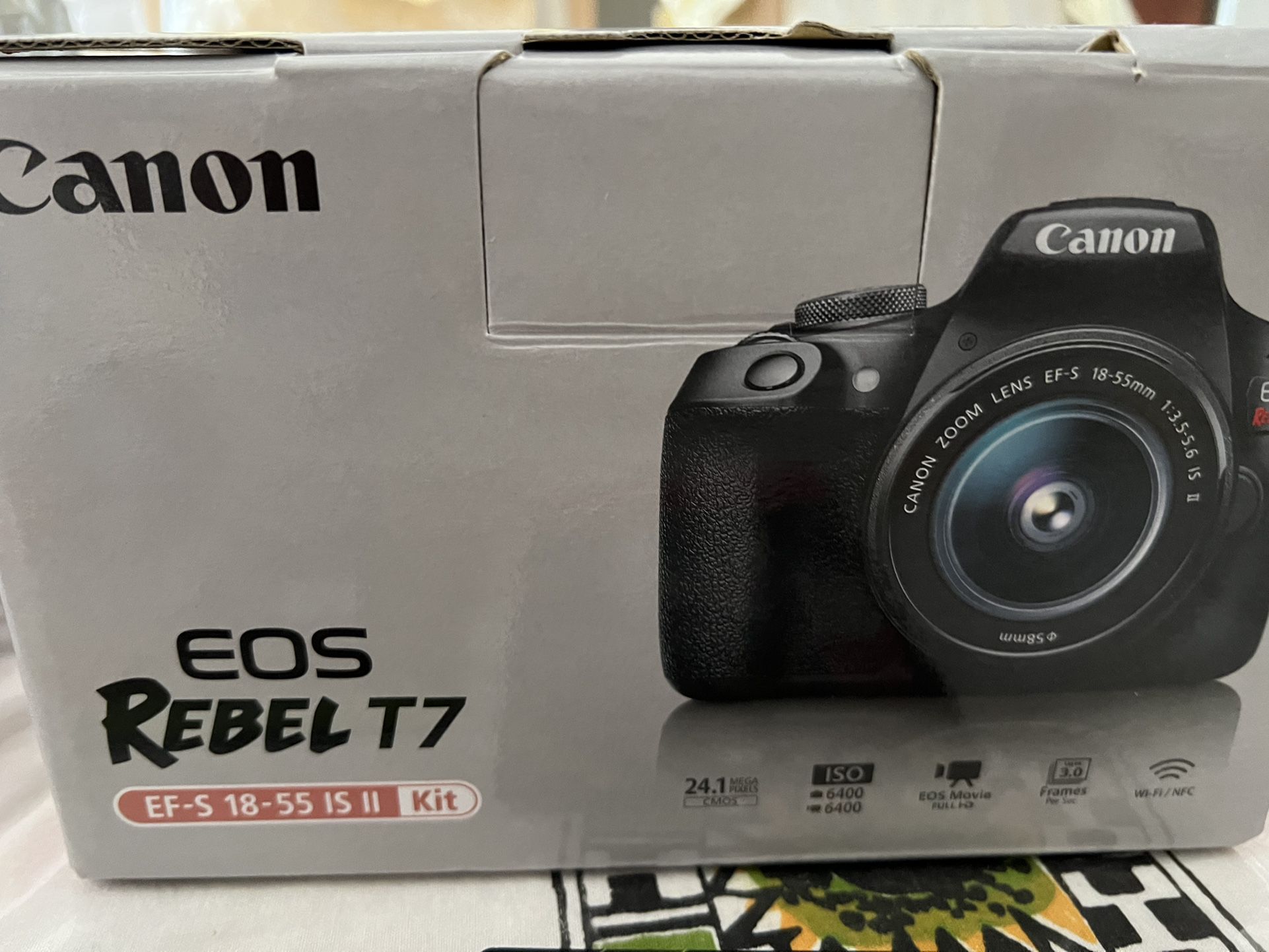 Canon EOS Rebel T7 Digital DSLR Camera W/Lens & bundle