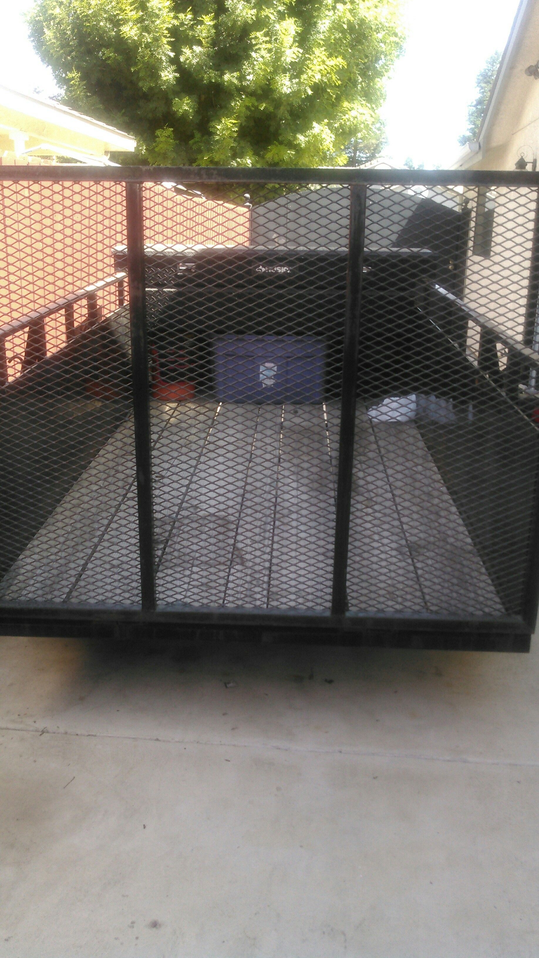 5x10ft toy hauler trailer excellent shape