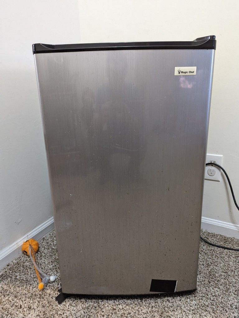 Magic chef refrigerator
