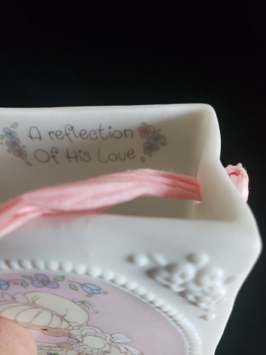 1993 Enesco Precious Moment Porcelain Mini Gift Box with dryed flowers