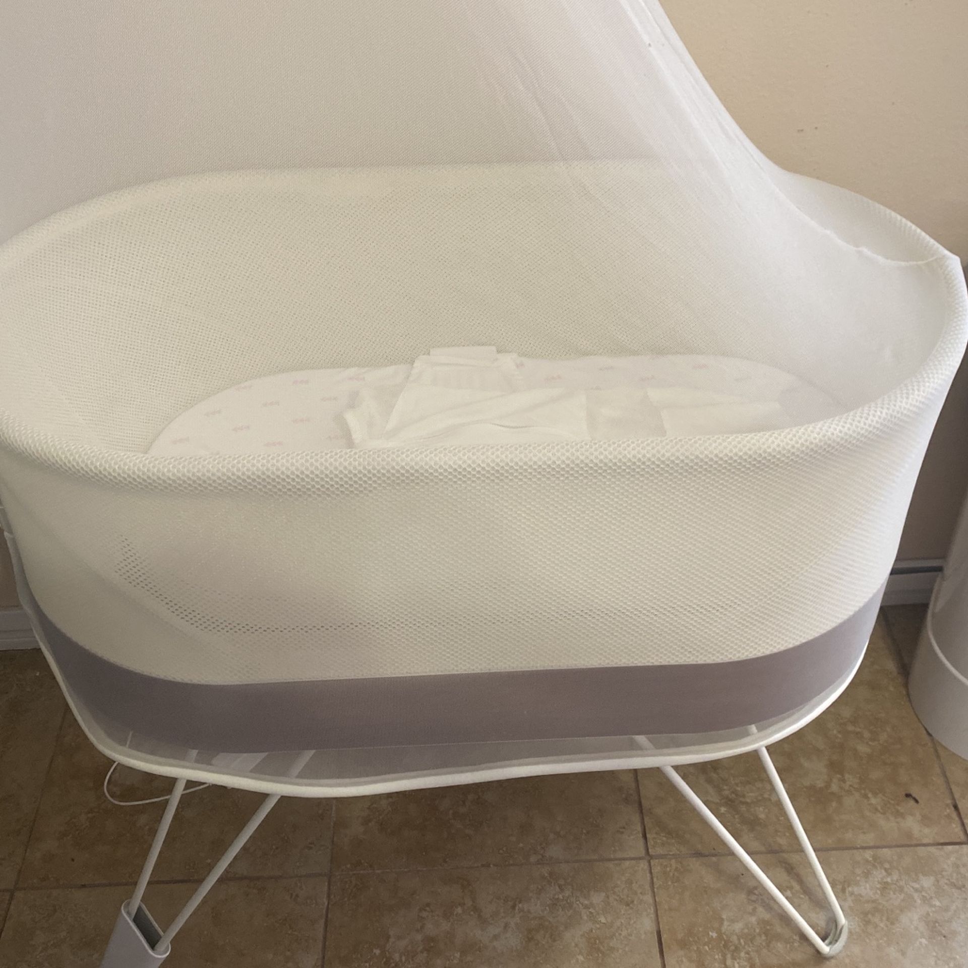 Snoo Smart Sleeper for Sale in Bell Gardens, CA OfferUp