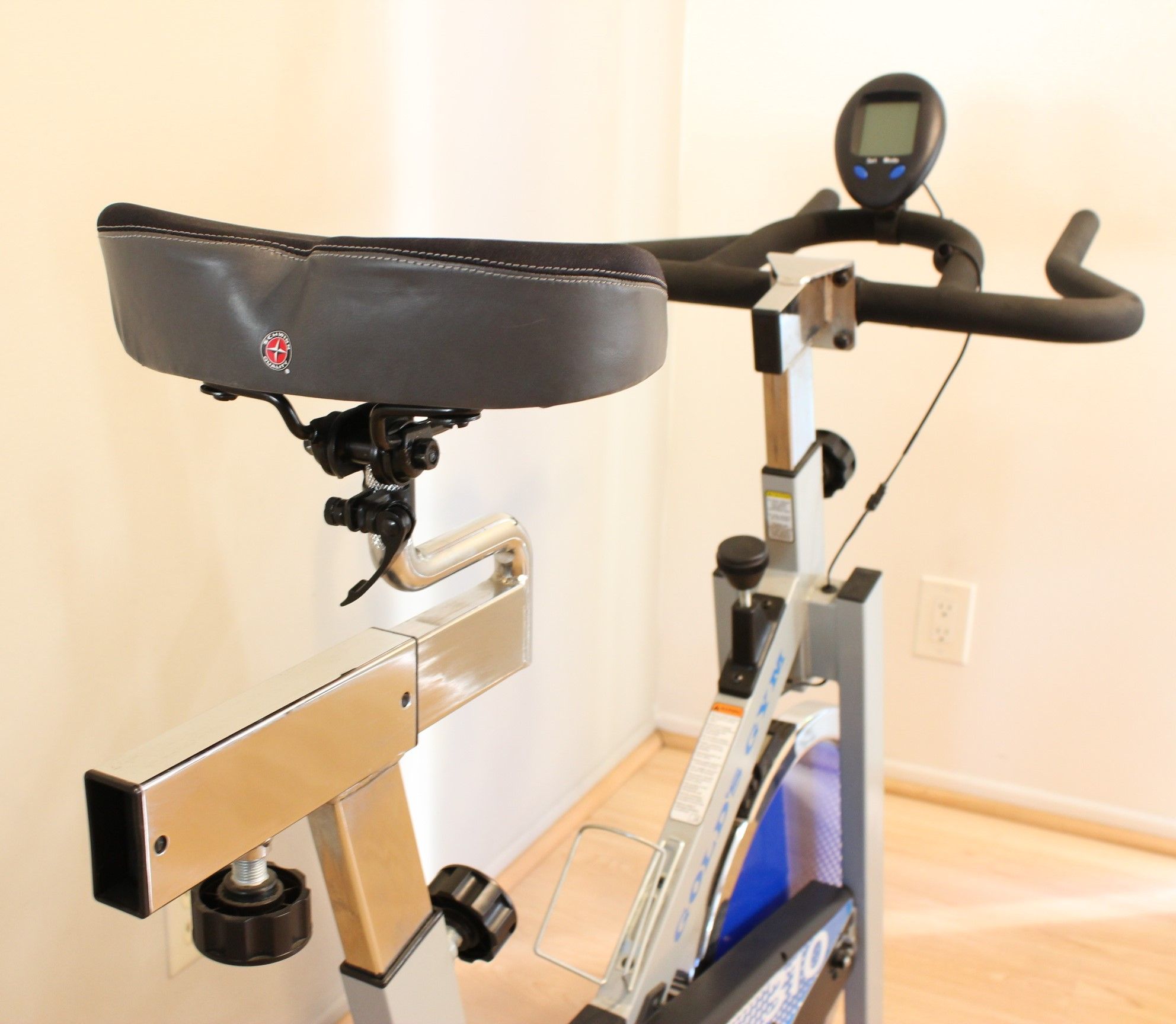 Gold's Gym Cycle Trainer 310 Spin Bike Stationary Indoor Upright Exercise Workout Cycling