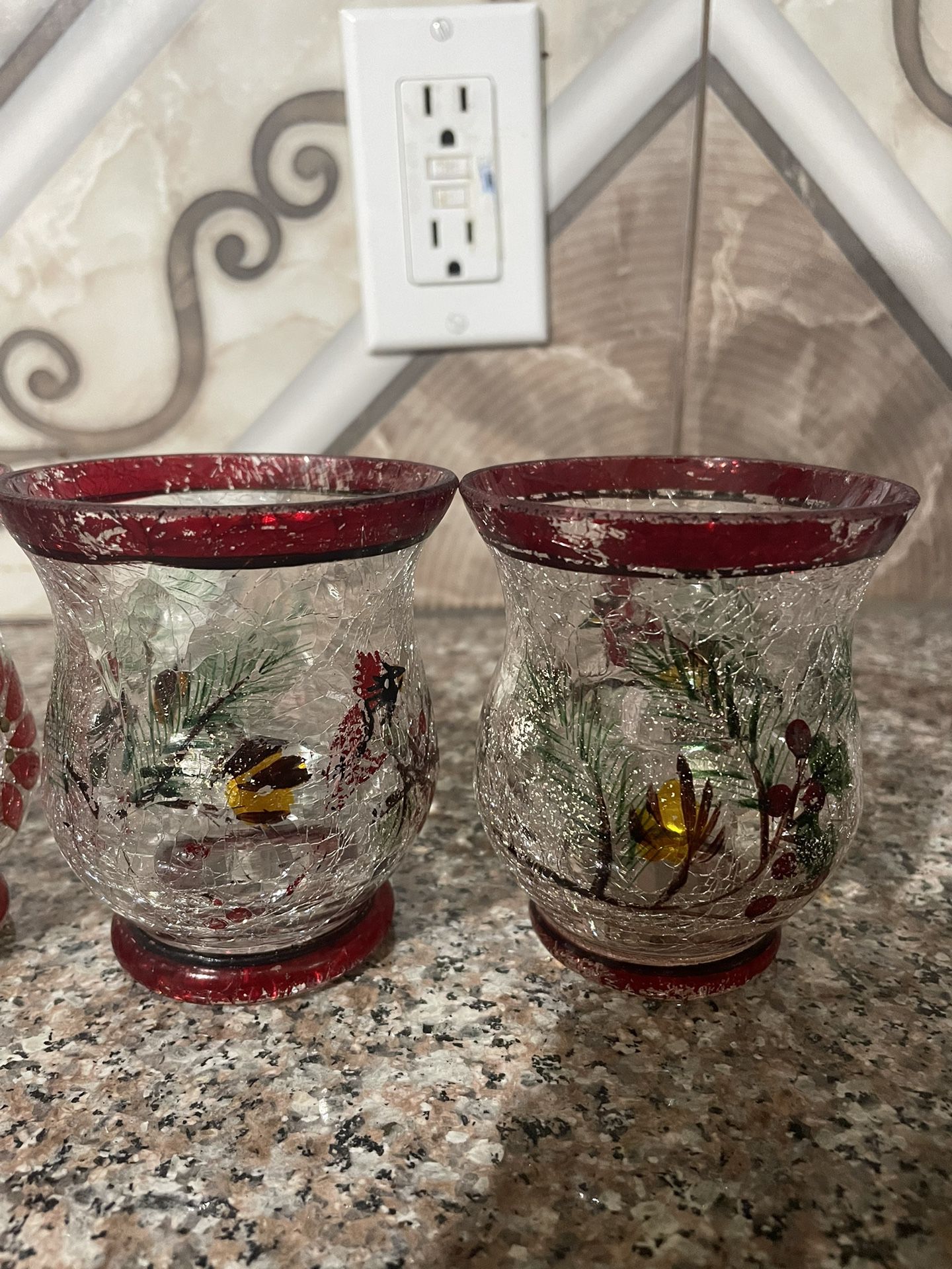 Beautiful 4 Antique Christmas Theme Glass Cups