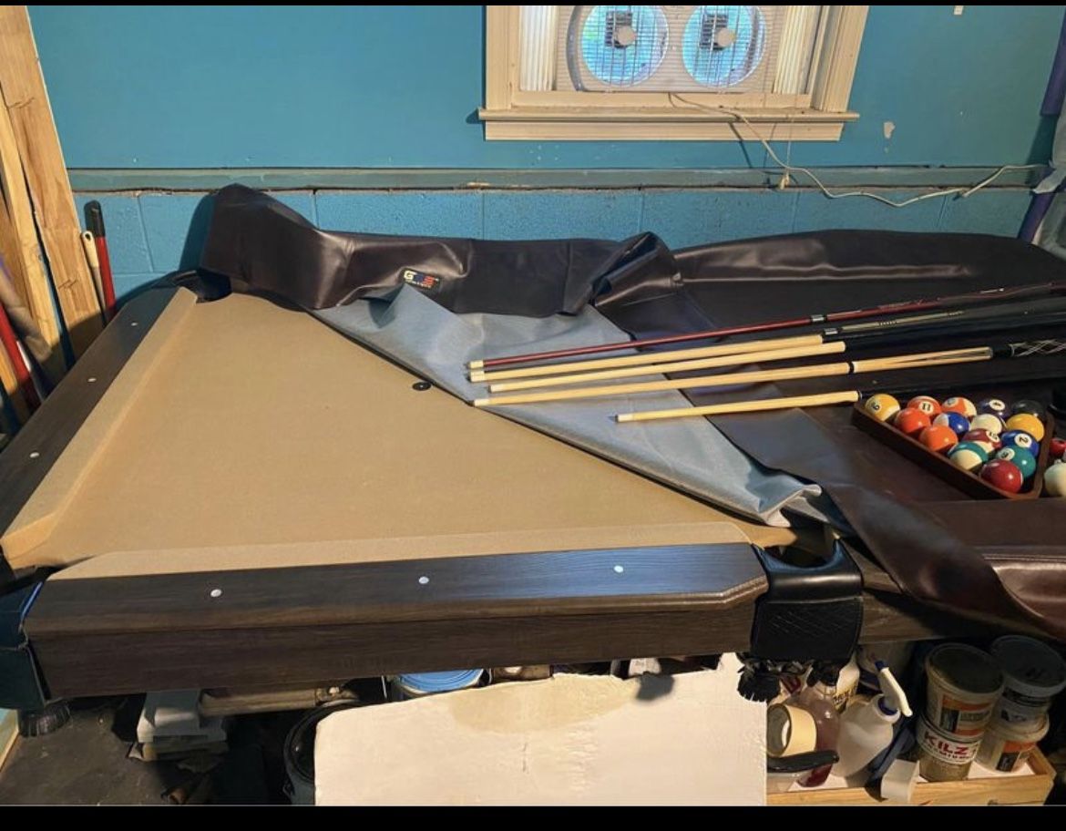 Beautiful Barrington Pool Table Set W/ Accessories Can Deliver And Install