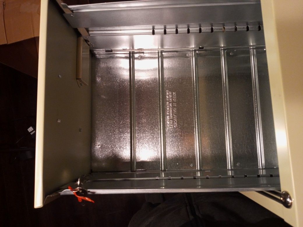 Realspace Workpro 22" Depth 4-Drawer File Cabinet Metal Putty