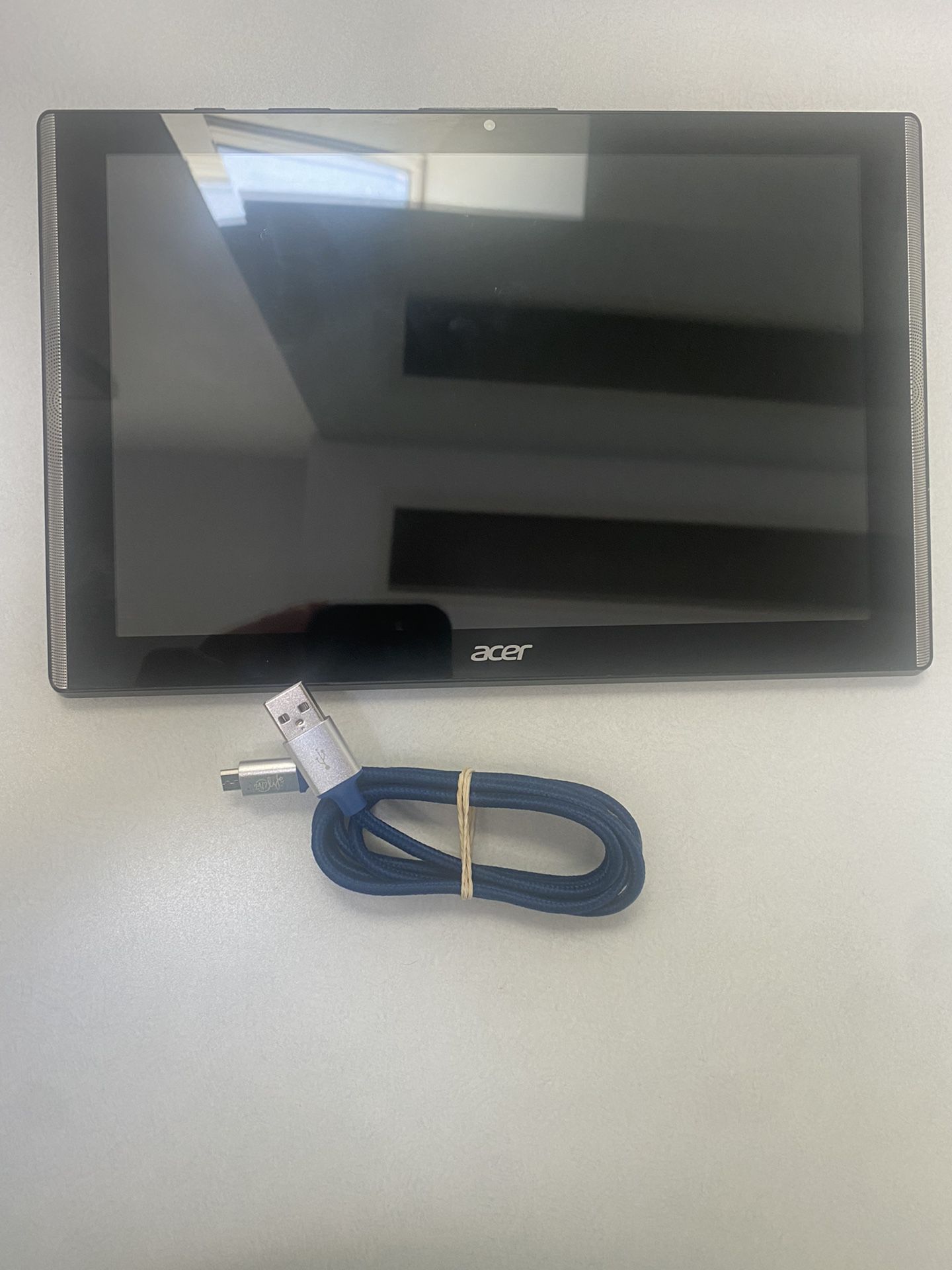 Acer Iconia 1 Tablet Works Great Comes With Charger 