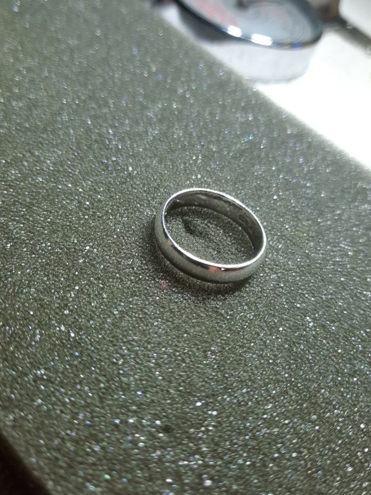 Sterling Silver (925); Size 8.5; 4.7mm;Wedding Band; Plain;Domed