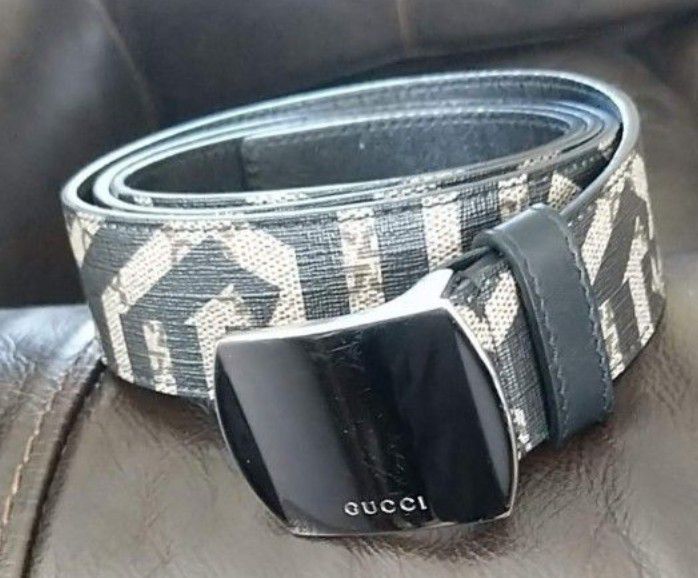 REAL MEN'S  GUCCI BELT SUPREME LEATHER, GREAT CONDITION 424674 SIZE 110-44  Taking  $ & Trades Something Of Same Value 
